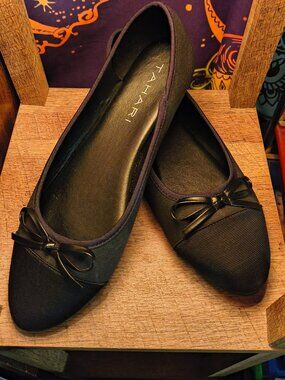 Tahari Black Flats Size 8.5